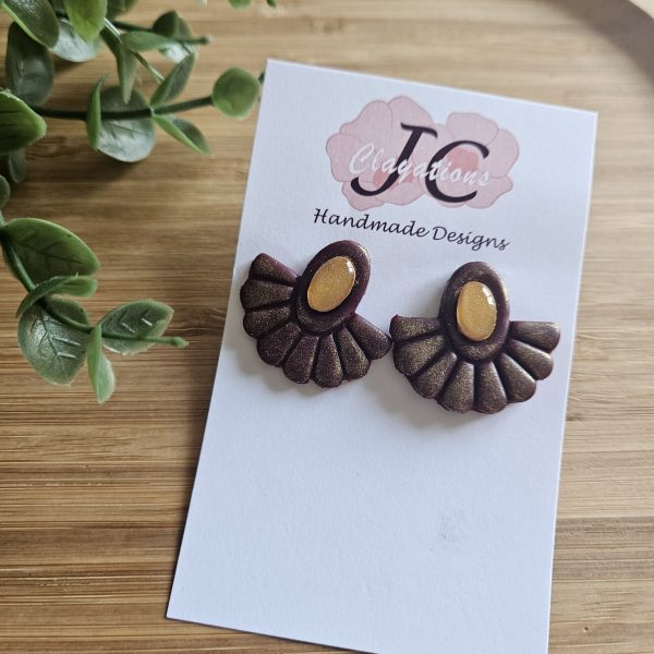 Maroon Fan shape stud